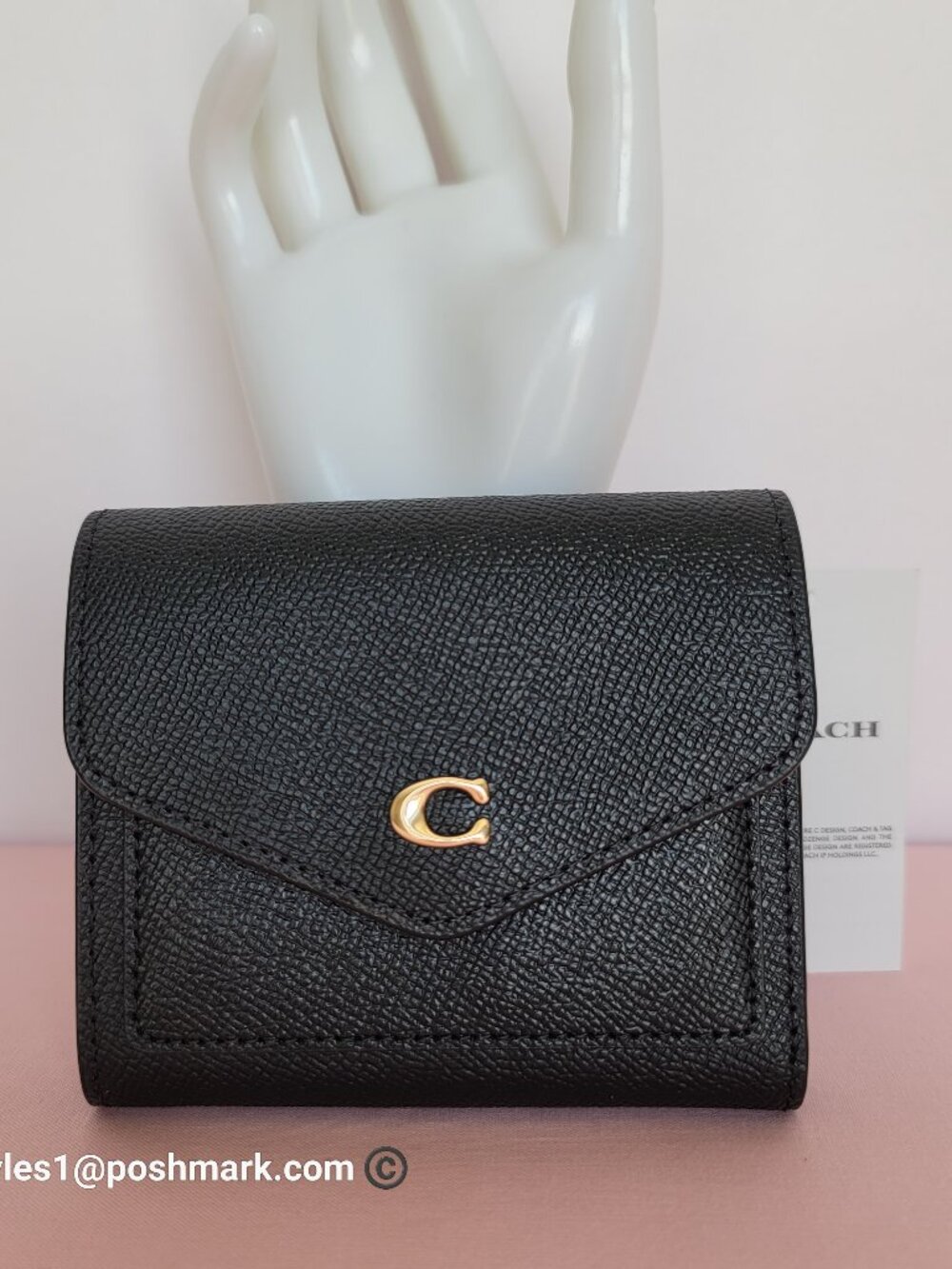 COACH Wyn Crossgrain Leather Small Leather Wallet- Black color⭐